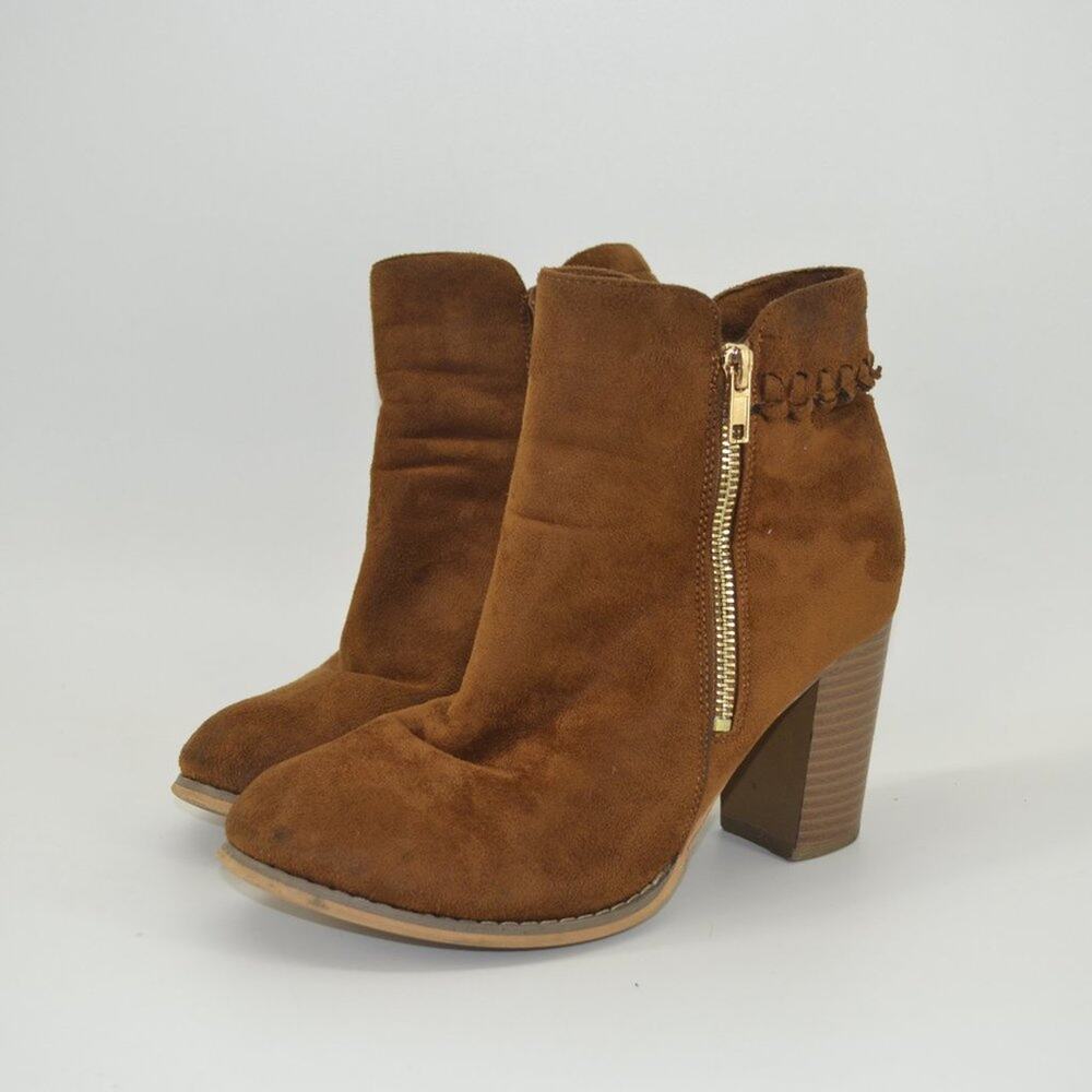Via Pinky Collection women's Brown Faux Leather Bootie Camel Fall 7.5